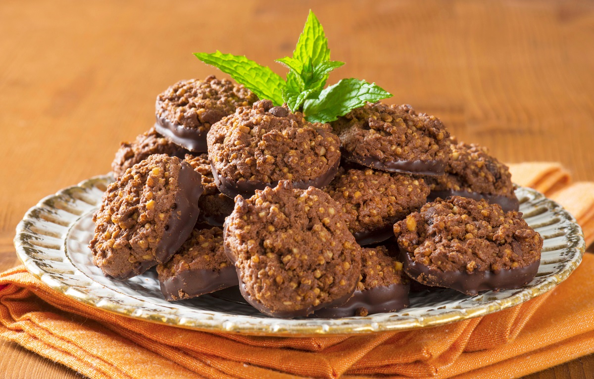 La ricetta dei biscotti con quinoa e cacao per la colazione