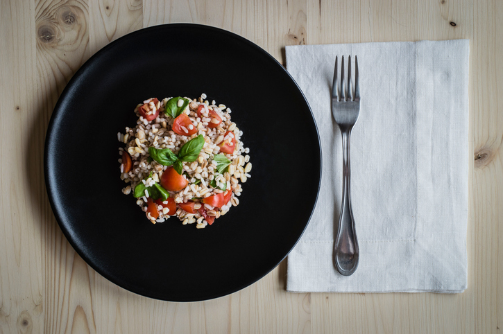 Ecco i cereali con verdure saltate perfetti per il pranzo