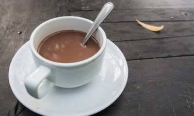 La cioccolata calda al cocco con la ricetta da leccarsi i baffi