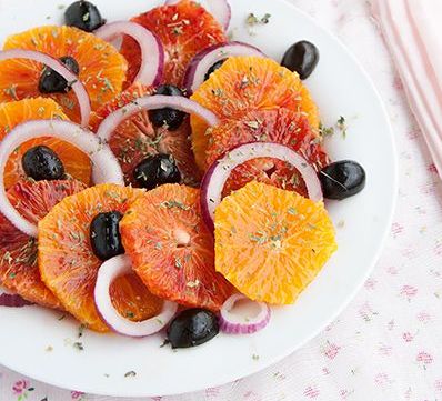 L&#8217;insalata di arance e olive nere per un contorno sfizioso