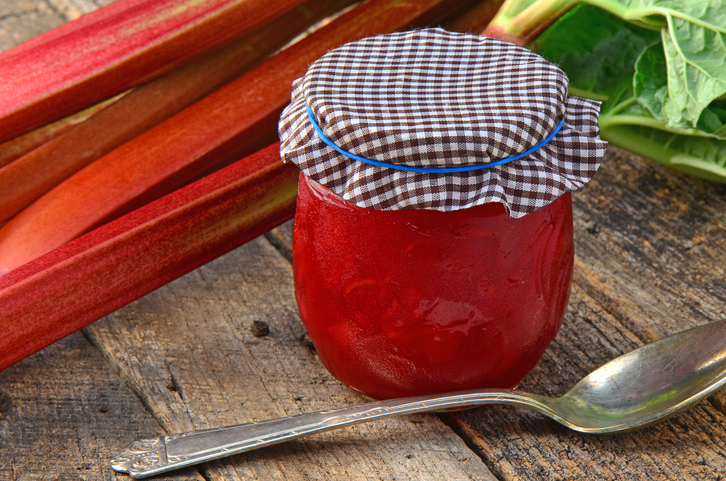 La marmellata di rabarbaro con la ricetta da fare in casa