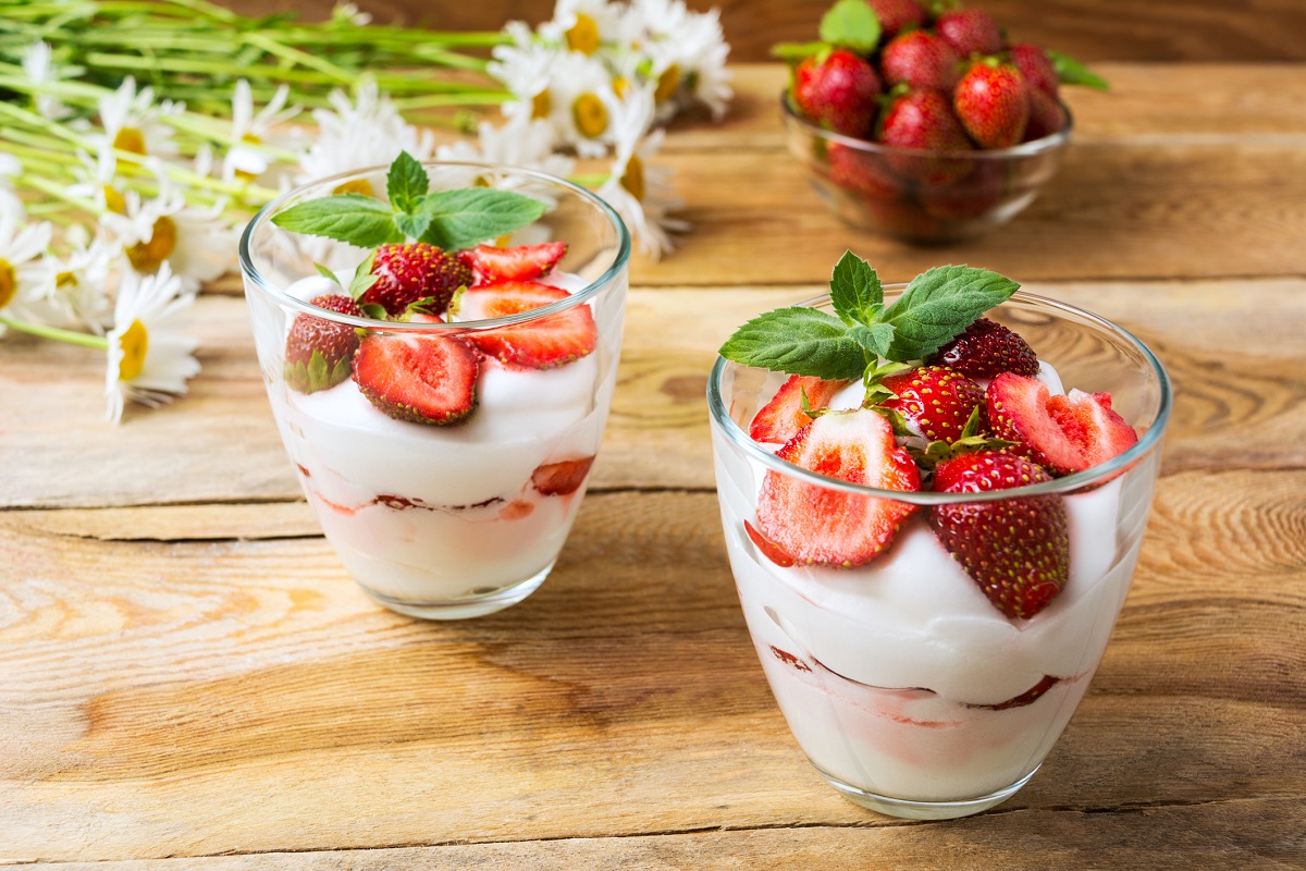 La mousse con yogurt e mascarpone con la ricetta veloce