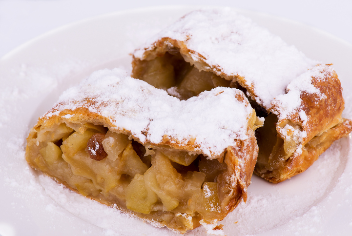 Lo strudel di castagne e mele per la merenda autunnale