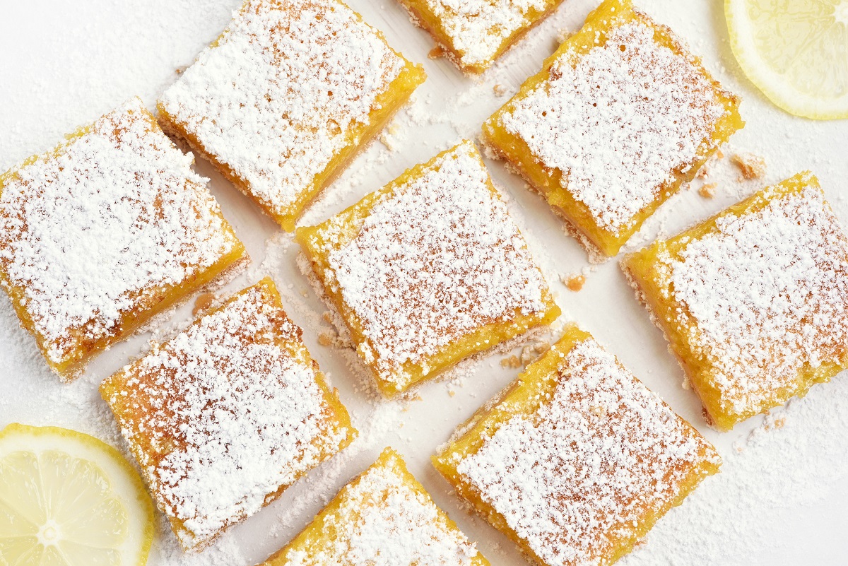 Come preparare la torta magica al limone: ecco la ricetta