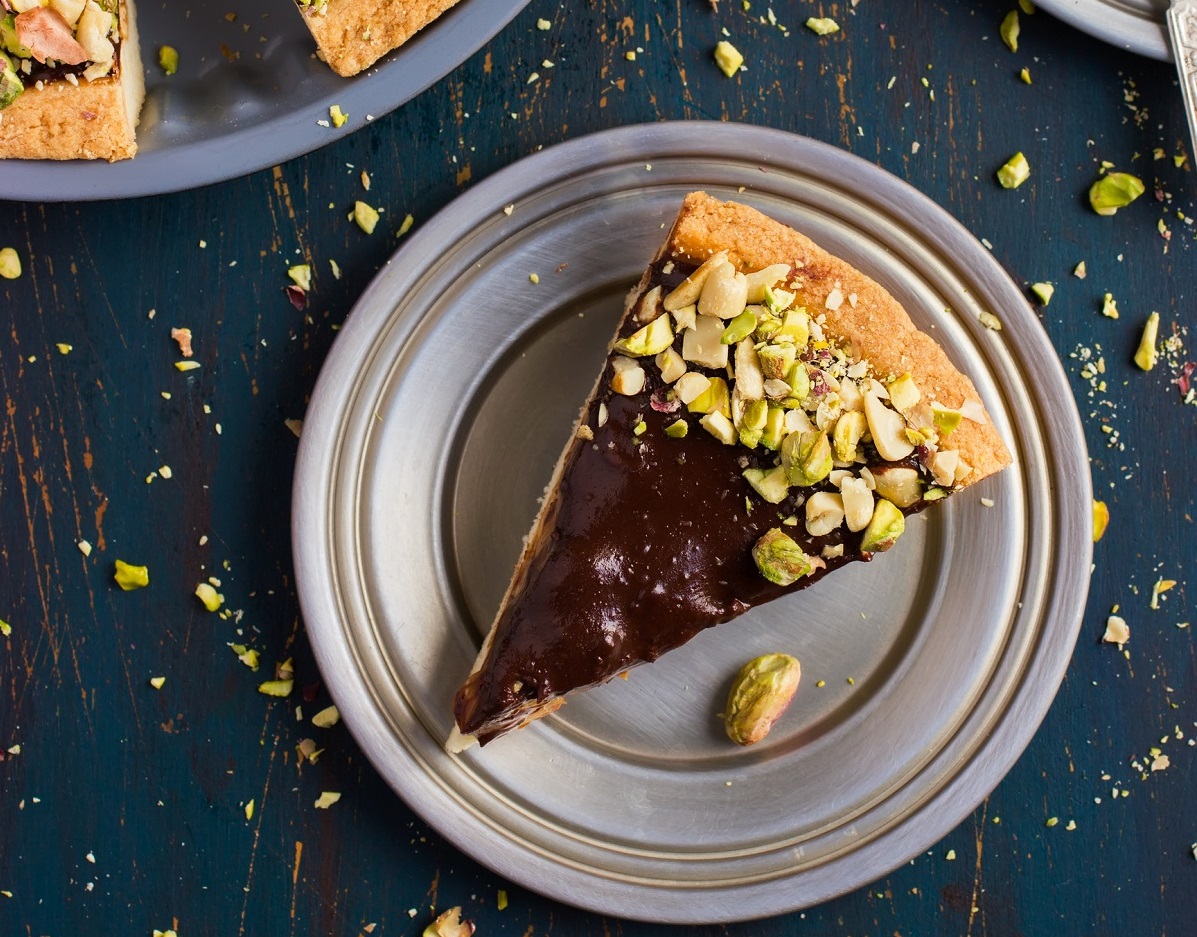 La torta nutella e pistacchio, la ricetta per merende golose