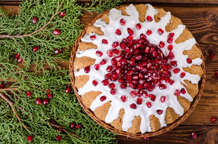 La torta al melograno e cioccolato bianco, la ricetta per Natale