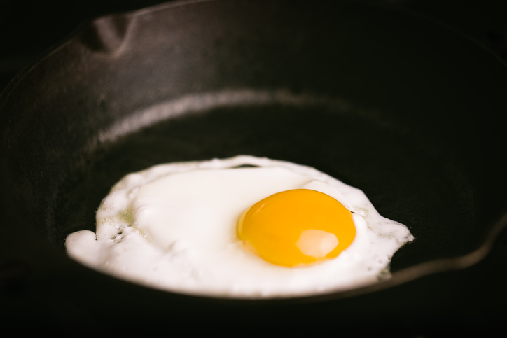 La ricetta semplice delle uova all&#8217;occhio di bue