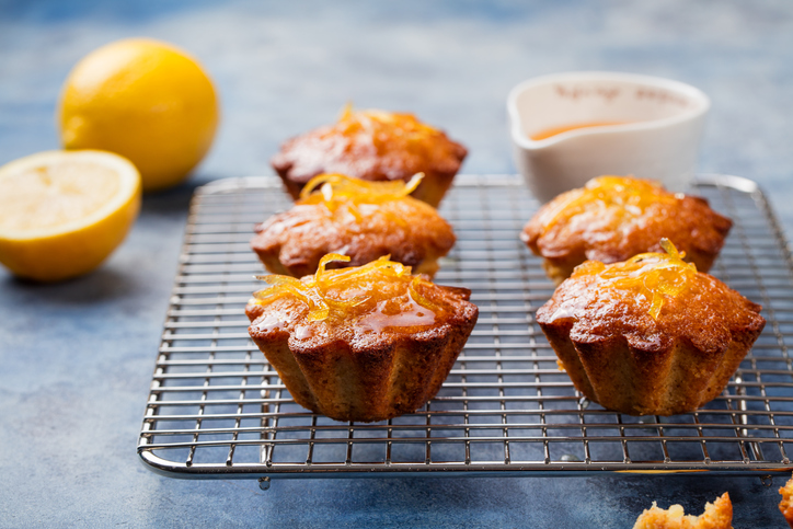 I muffin al limone e mandorle perfetti per l’ora del tè