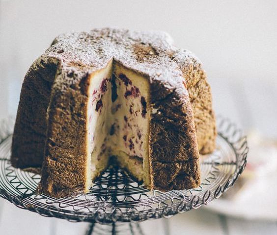 Pandoro farcito con gelato: ecco la ricetta da non perdere