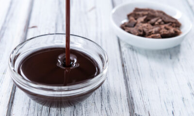 La salsa al caffè e cioccolato con la ricetta veloce