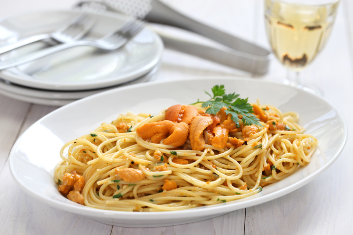 Gli spaghetti ai ricci di mare, la ricetta sarda per la vigilia di Natale