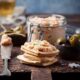 Crackers con spuma di tonno