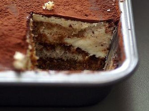 Il tiramisù con pandoro avanzato per il dolce di fine pasto