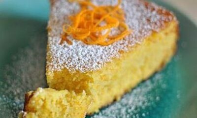 La torta all'arancia e cioccolato bianco per una merenda golosa