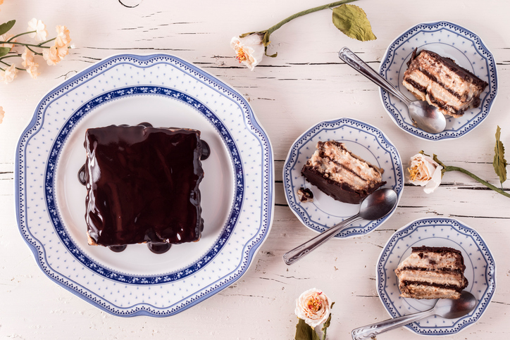 La torta di biscotti secchi e crema per il dessert di fine pasto