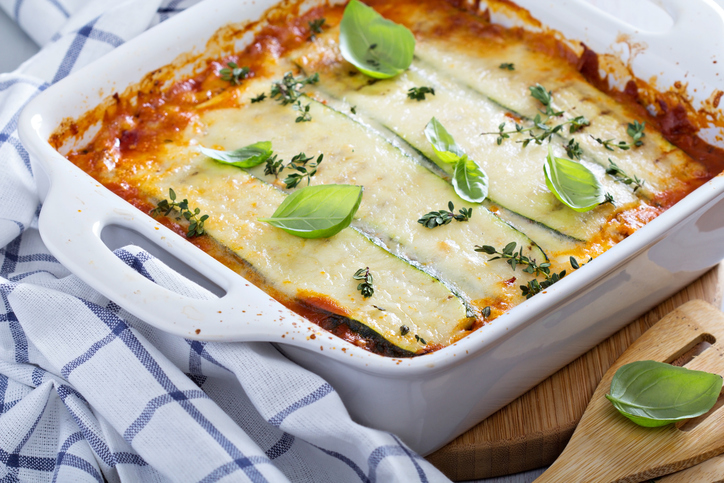 La lasagna gorgonzola, noci e gamberetti, la ricetta del primo piatto importante
