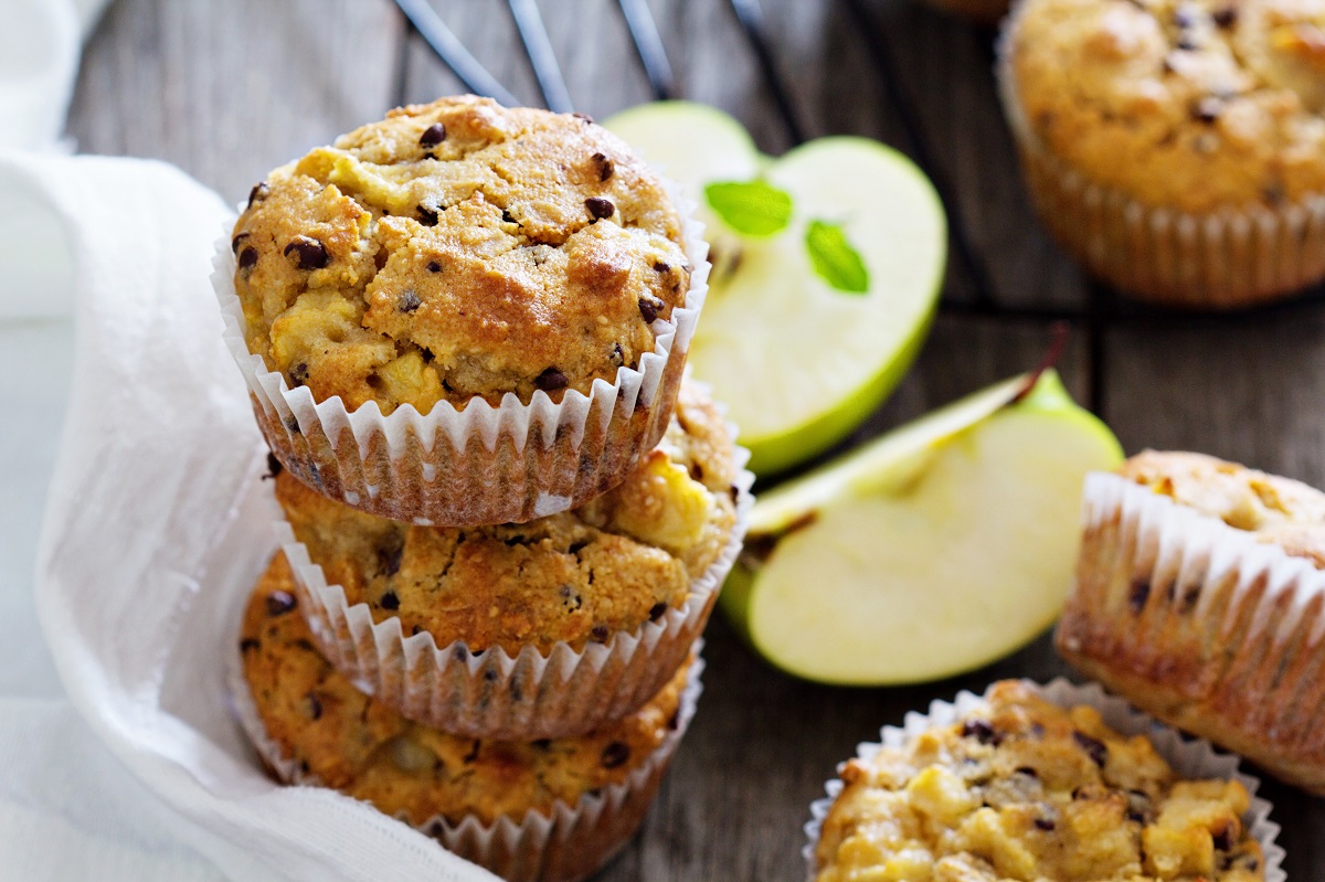 I muffin alle mele con le gocce di cioccolato