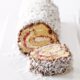 Il rotolo dolce di ricotta e marmellata per il dolce di fine pasto