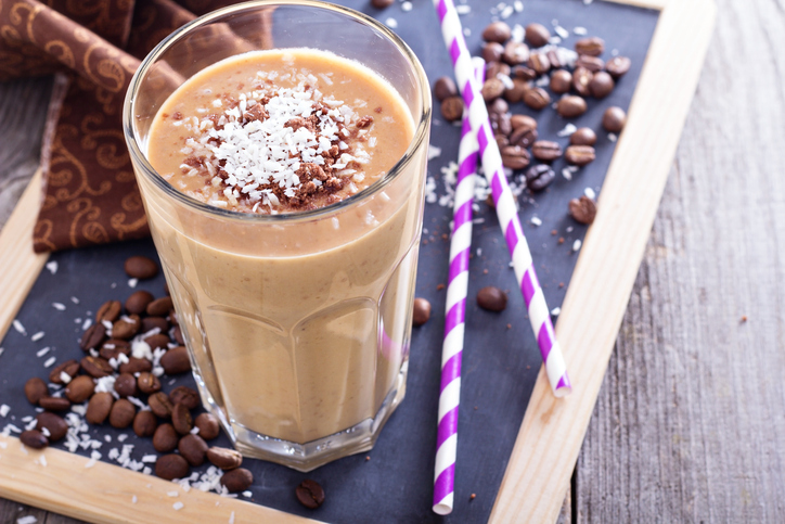 Lo smoothie al caffè per una pausa golosa