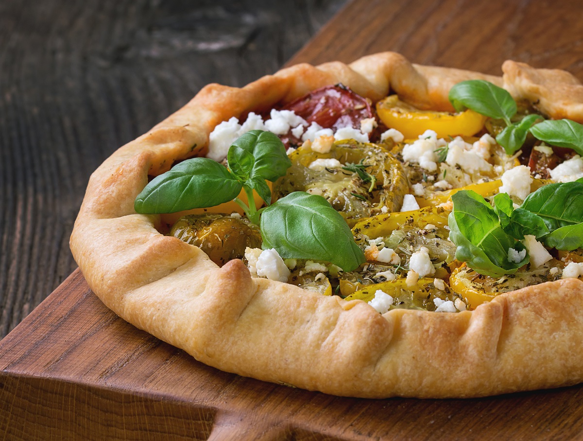 La torta salata con stracchino e pesto con la ricetta facile