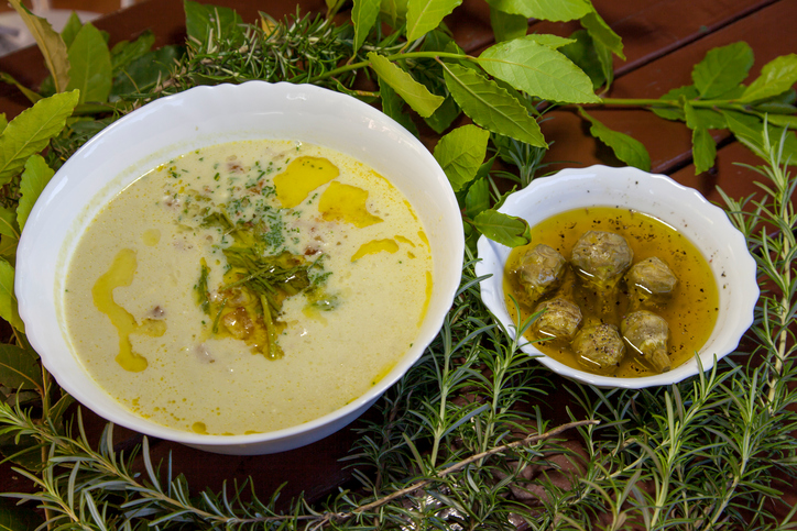 La zuppetta di carciofi con straccetti, la ricetta della tradizione