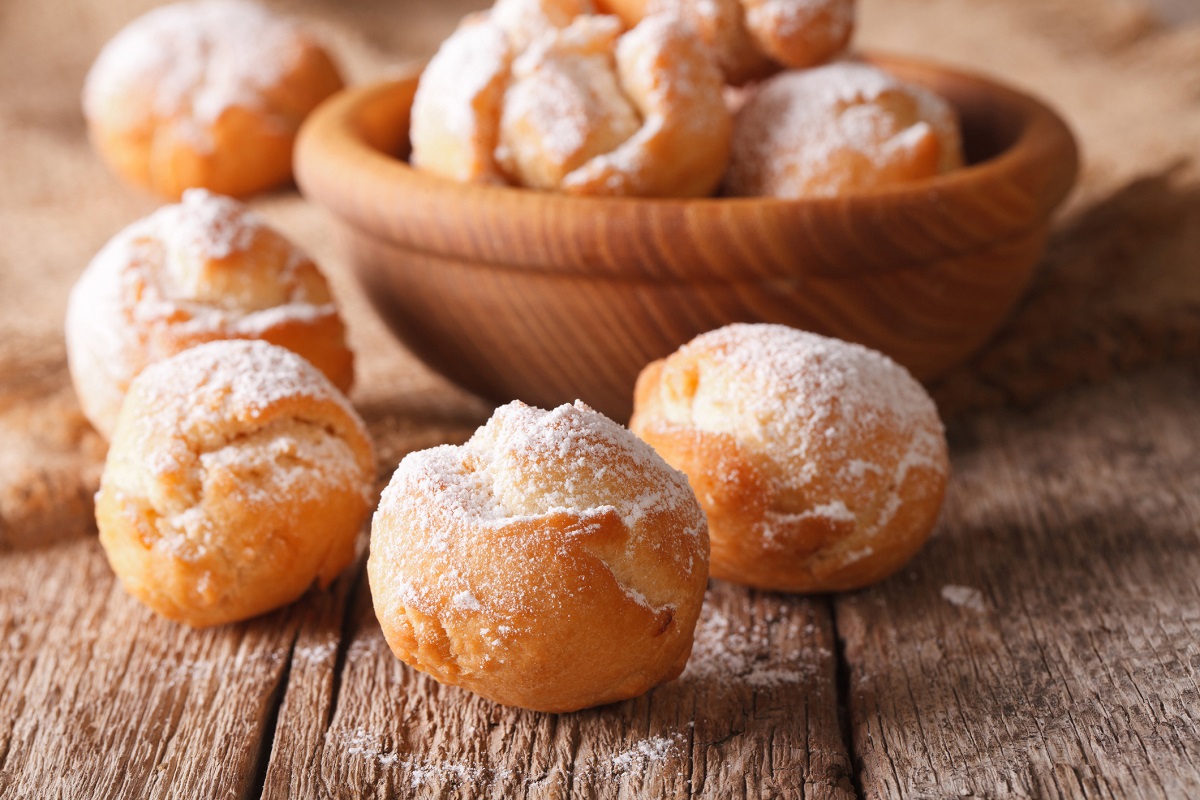 Le castagnole morbide per bambini con la ricetta semplice