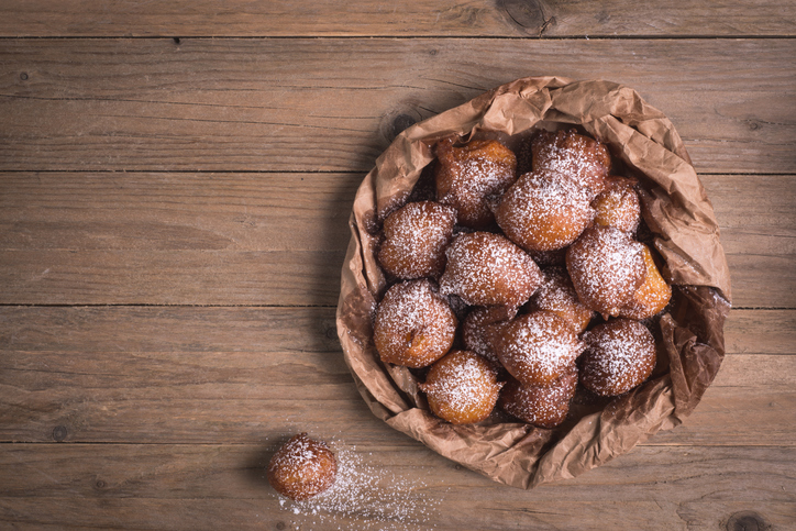 Le castagnole con uvetta e Vin Santo, per un Carnevale gustoso