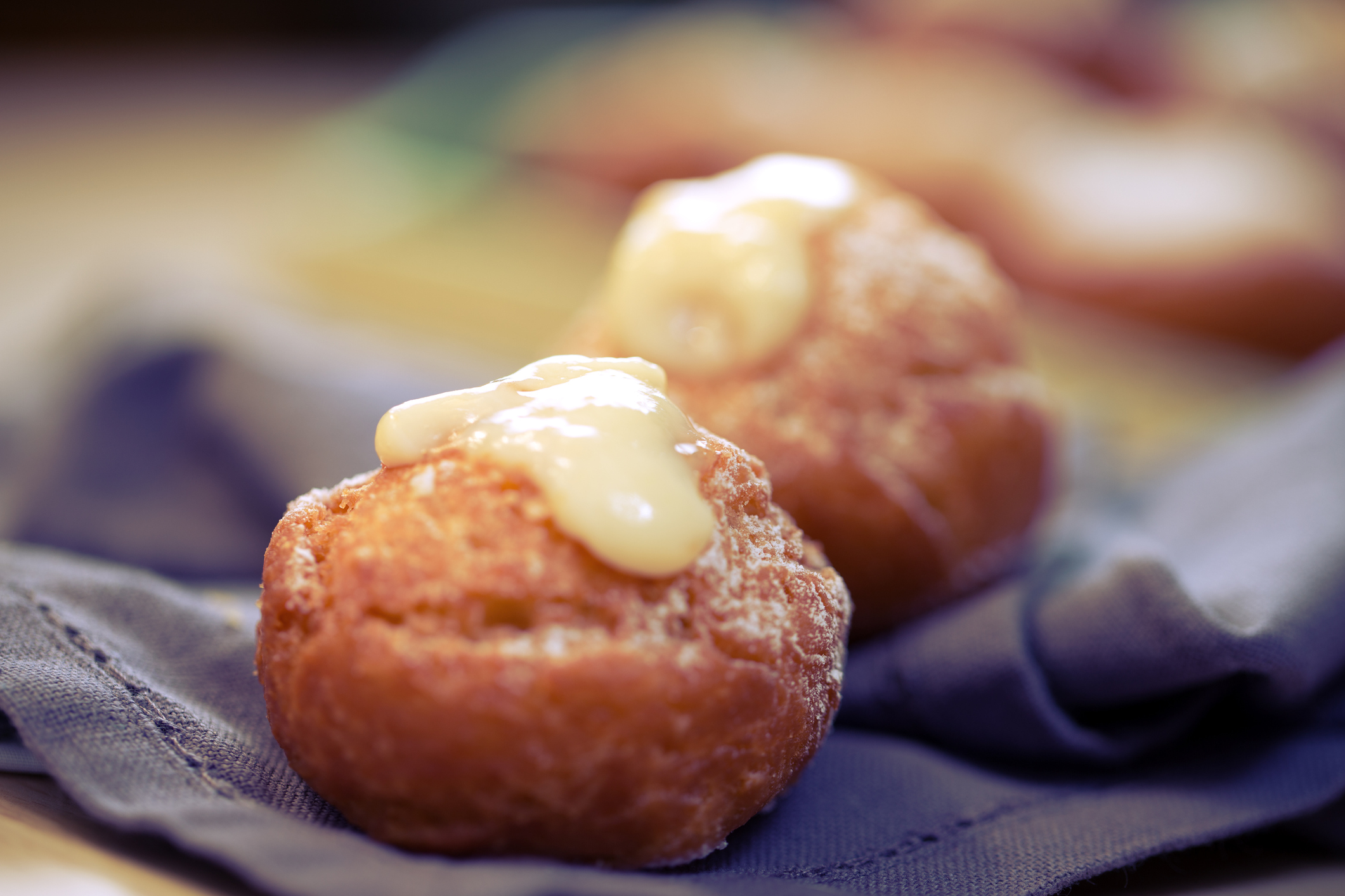 Le frittelle di Carnevale con la crema con la ricetta facile