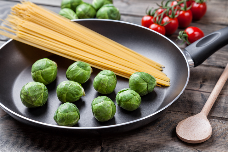 La pasta al tonno e cavolini di Bruxelles per un primo piatto fuori dal comune