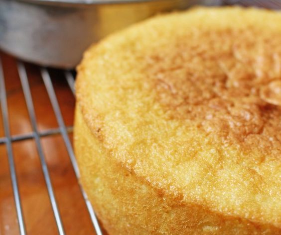 La sponge cake al limone perfetta per colazione