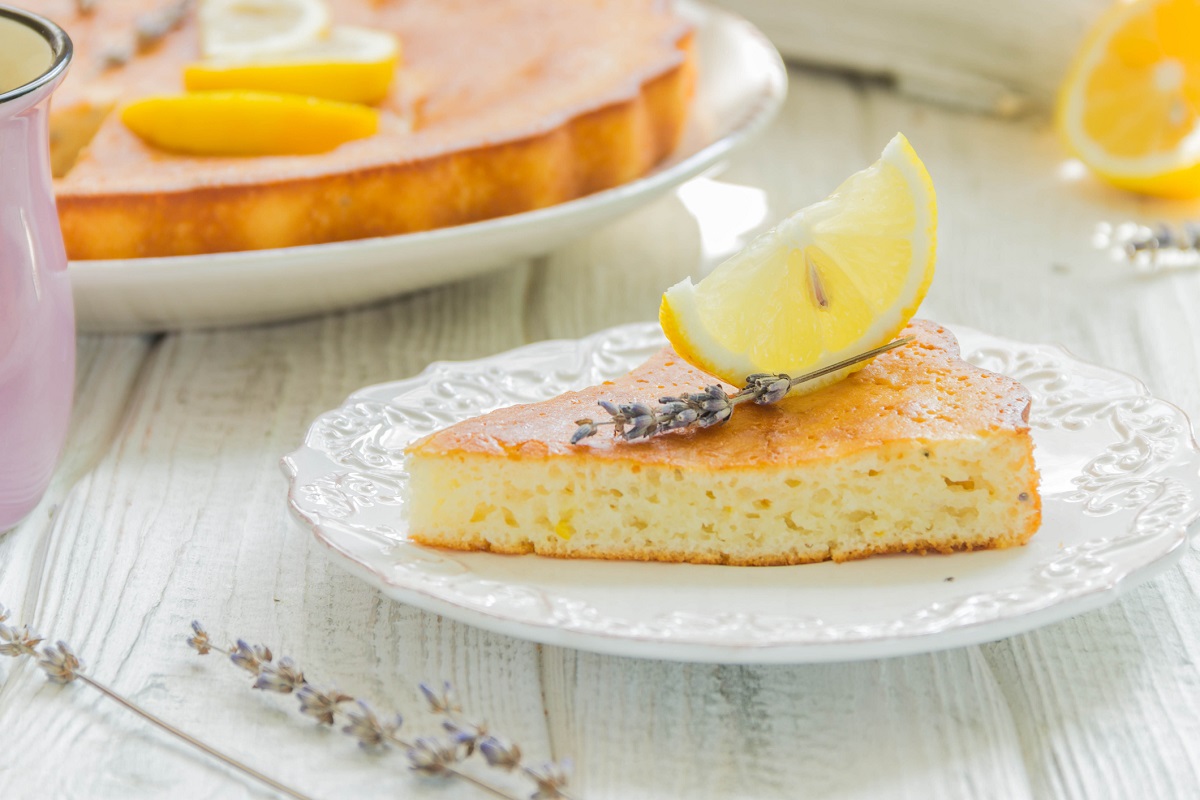 La torta con la lavanda per una colazione speciale