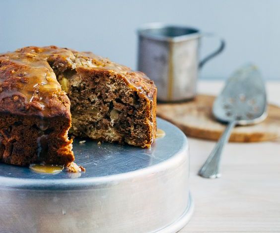 La torta ai datteri e mele con la ricetta golosa