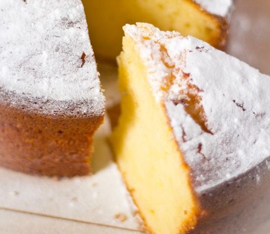 La torta al miele e yogurt senza burro con la ricetta sana