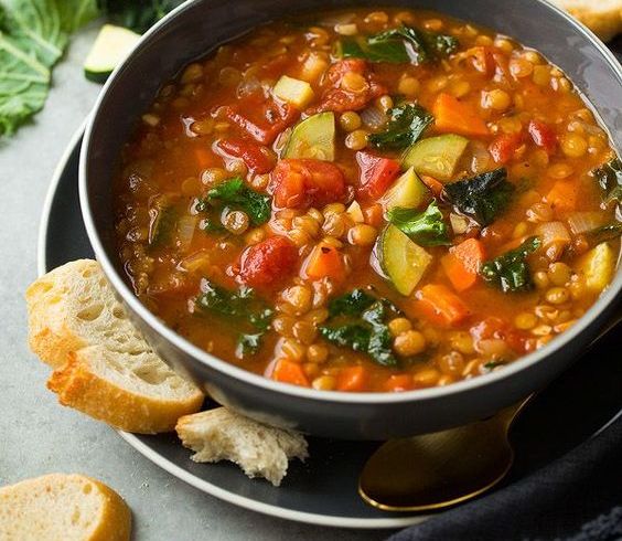 La zuppa di bietole e lenticchie con la ricetta adatta alla cena