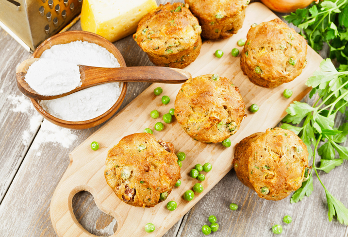 I muffin con piselli e carote, la ricetta sfiziosa per cene in famiglia