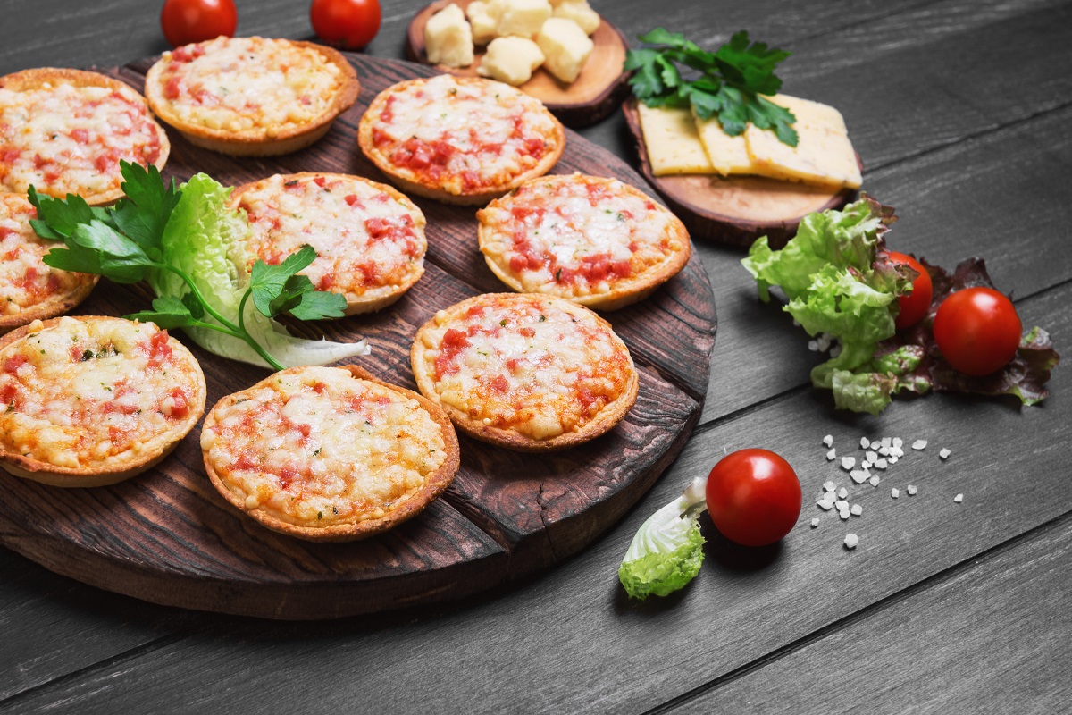 Le pizzette allo yogurt greco facilissime e senza lievitazione