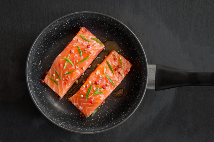 Come cucinare il salmone in padella