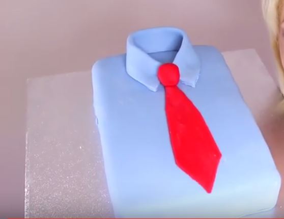 Torta a forma di camicia: il tutorial per la Festa del Papà