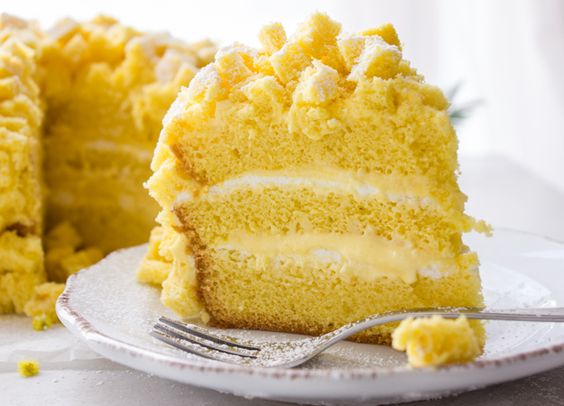 Come decorare una torta mimosa? Ecco 6 idee