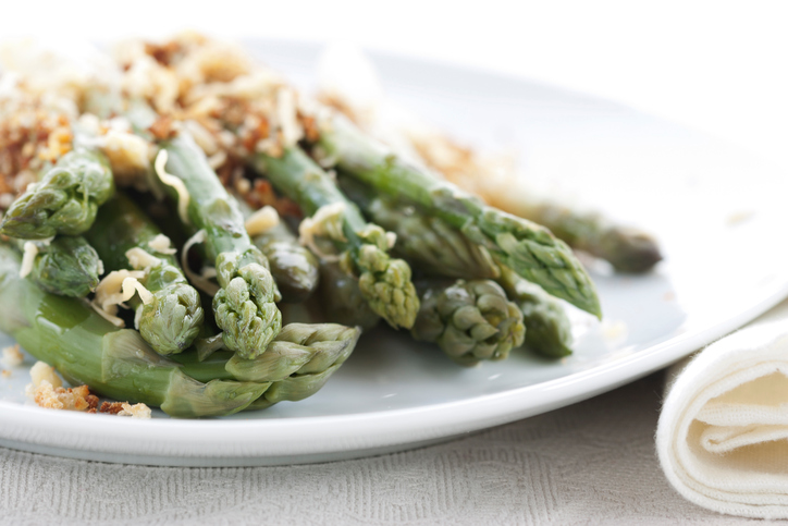 Gli asparagi al gratin con la ricetta facile