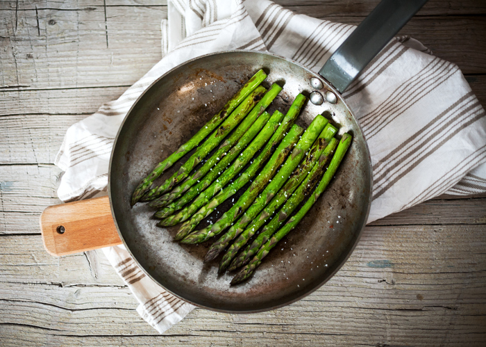 Asparagi: la cottura in padella