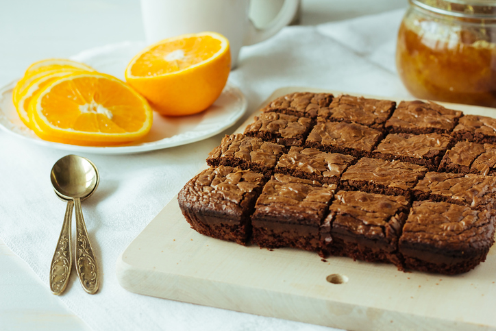 I brownies all&#8217;arancia e cioccolato, la ricetta perfetta per la merenda