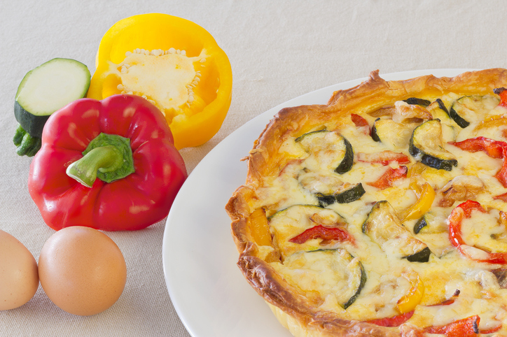 La quiche di verdure e formaggio, la ricetta perfetta per un picnic