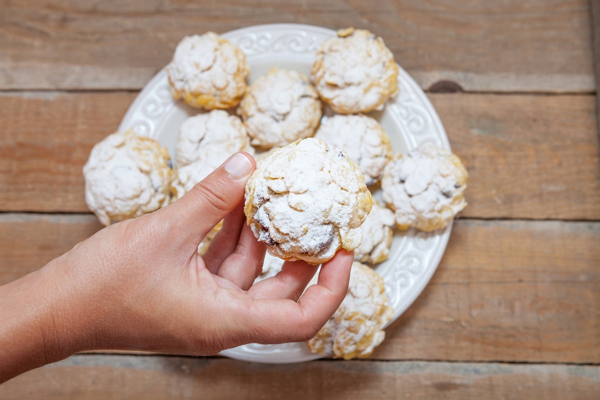 Come fare i biscotti con corn flakes e cioccolato