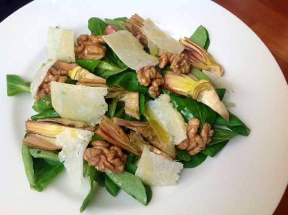 L&#8217;insalata di carciofi noci e grana con la ricetta sfiziosa