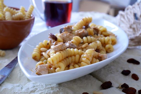 La pasta con ricciola e bottarga per un primo delizioso