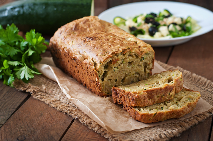 Il plumcake asparagi e salmone perfetto per un picnic