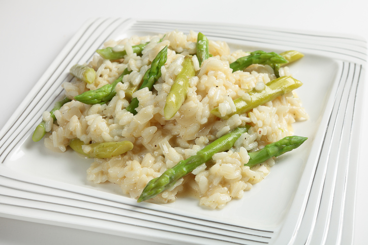 Risotto asparagi e pancetta: la ricetta facile per il pranzo