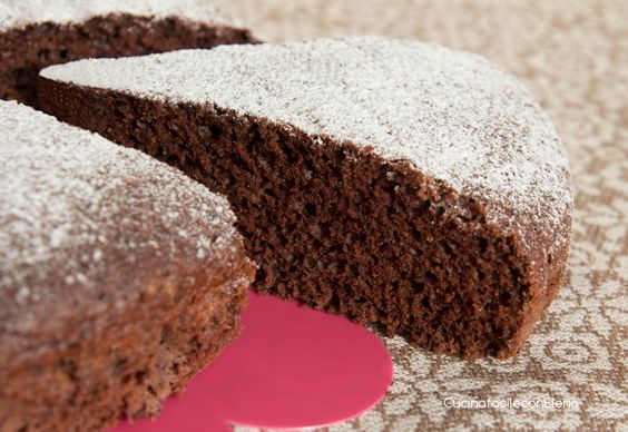 La torta integrale al cacao con la ricetta leggera