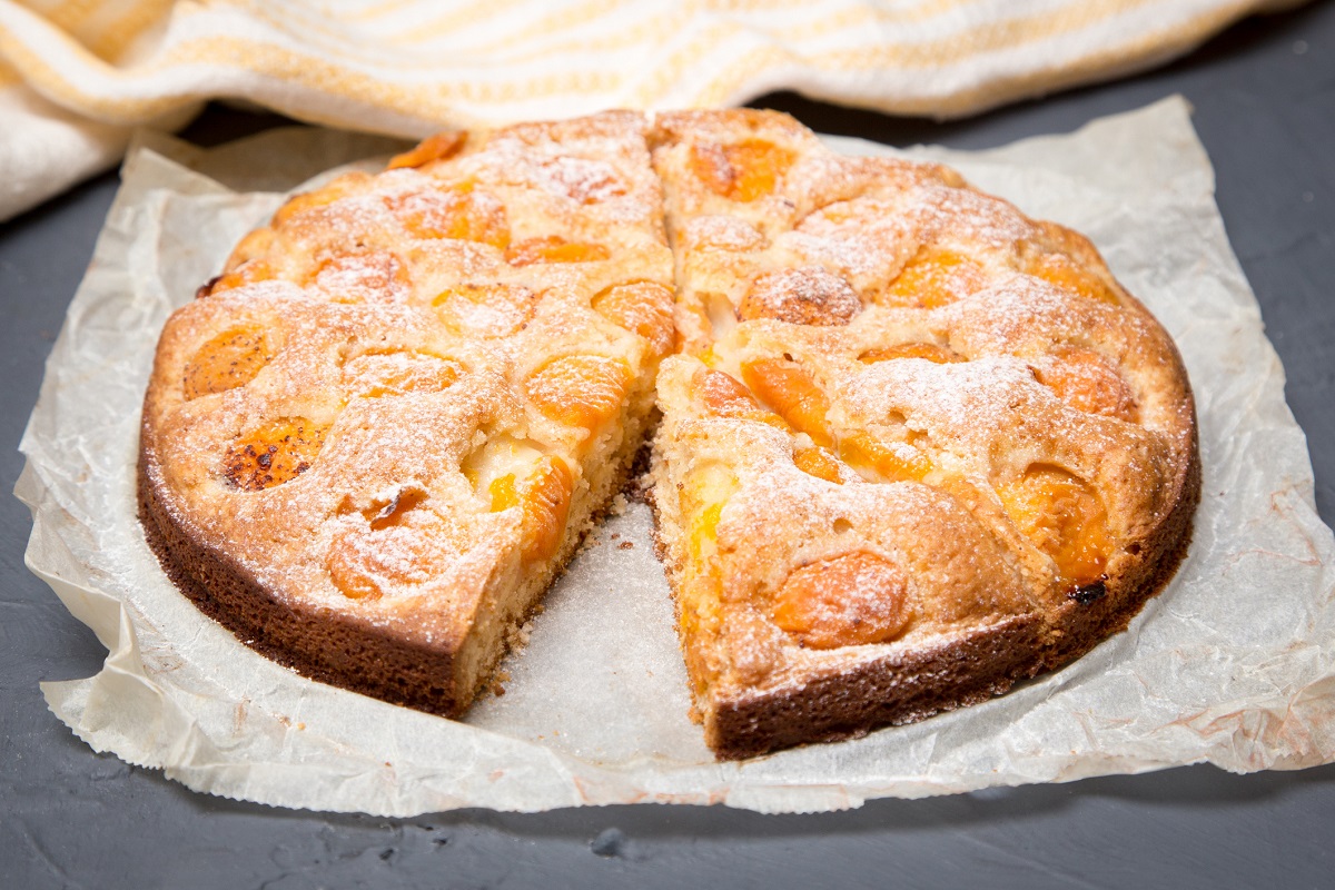 La ricetta della torta con marmellata di albicocche